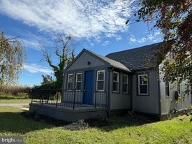 37 Beaver Ave in Pennsville Township, NJ - Building Photo