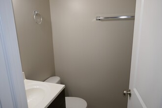 1463 W Huron St-Unit -UNIT1F in Chicago, IL - Building Photo - Building Photo
