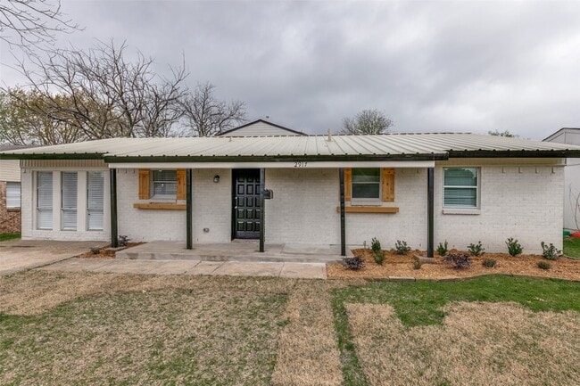 property at 2917 Dale Dr