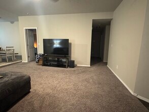 1718 Carnley St in Stillwater, OK - Foto de edificio - Building Photo