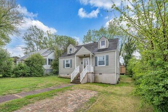 2428 Berkley Ave SW in Roanoke, VA - Building Photo - Building Photo