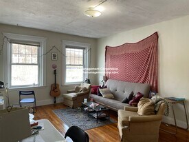 726 Washington St, Unit 5 in Brookline, MA - Building Photo