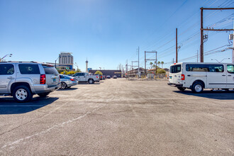 Golden Sunset Apartments in Las Vegas, NV - Building Photo - Building Photo