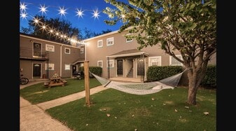 Bradley Flats in Atlanta, GA - Building Photo