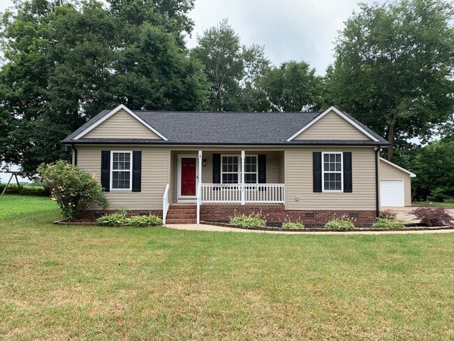 735 Kluttz St in Mount Pleasant, NC - Building Photo - Building Photo