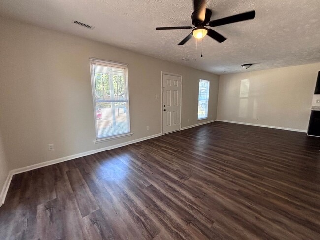 1003 Madiera Ct in Fayetteville, NC - Building Photo - Building Photo
