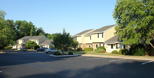 2100-2168 Spring Forest Rd in Raleigh, NC - Building Photo - Building Photo