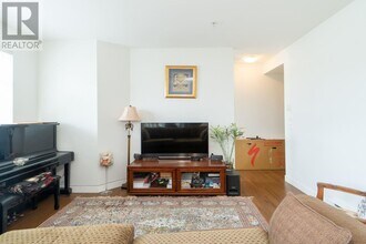 5649-5649 Kings Rd in Vancouver, BC - Building Photo - Building Photo