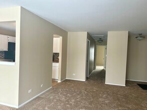28 Regent Cir in Schaumburg, IL - Building Photo - Building Photo