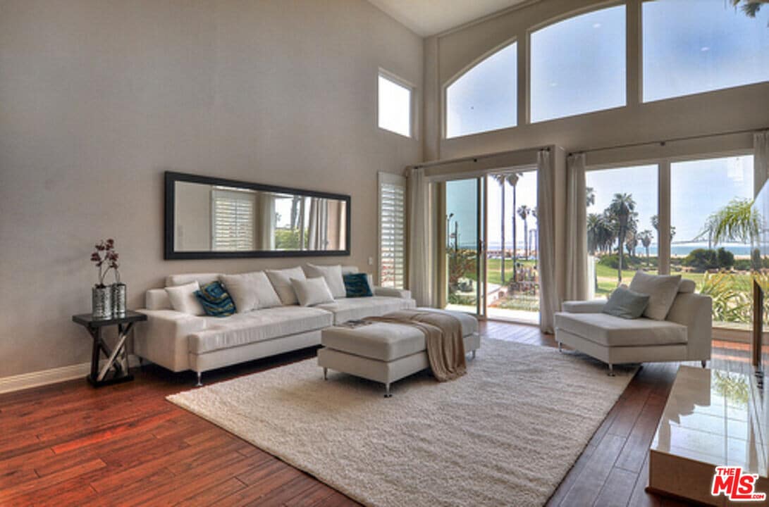 6645 Esplanade in Venice, CA - Building Photo