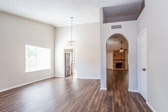 19926 N 69th Ave in Glendale, AZ - Foto de edificio - Building Photo