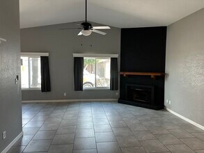 14076 N 26th Ave in Phoenix, AZ - Building Photo - Building Photo