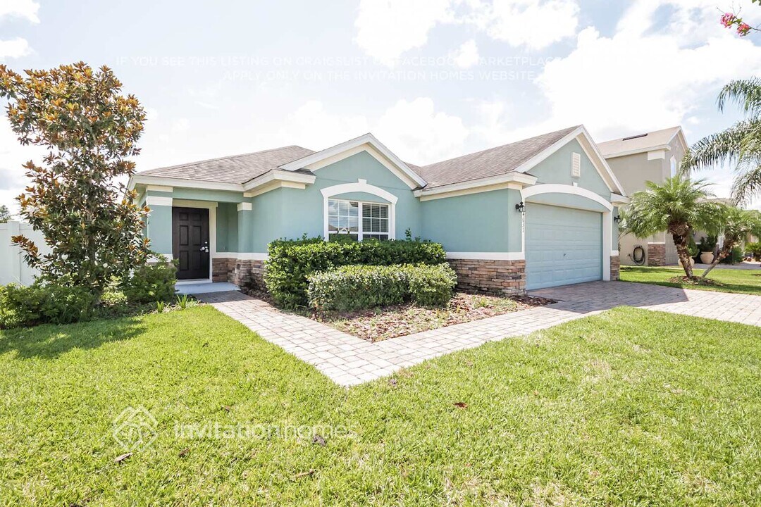 4631 Cypress Landing Ln in St. Cloud, FL - Foto de edificio