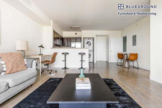 987 SW 37th Ave in Miami, FL - Building Photo - Building Photo