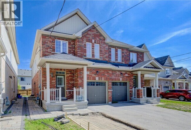 303 Sherwood Ave in Kitchener, ON - Building Photo - Building Photo