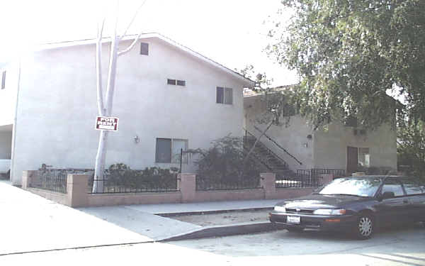 6714 Troost Ave in North Hollywood, CA - Foto de edificio - Building Photo