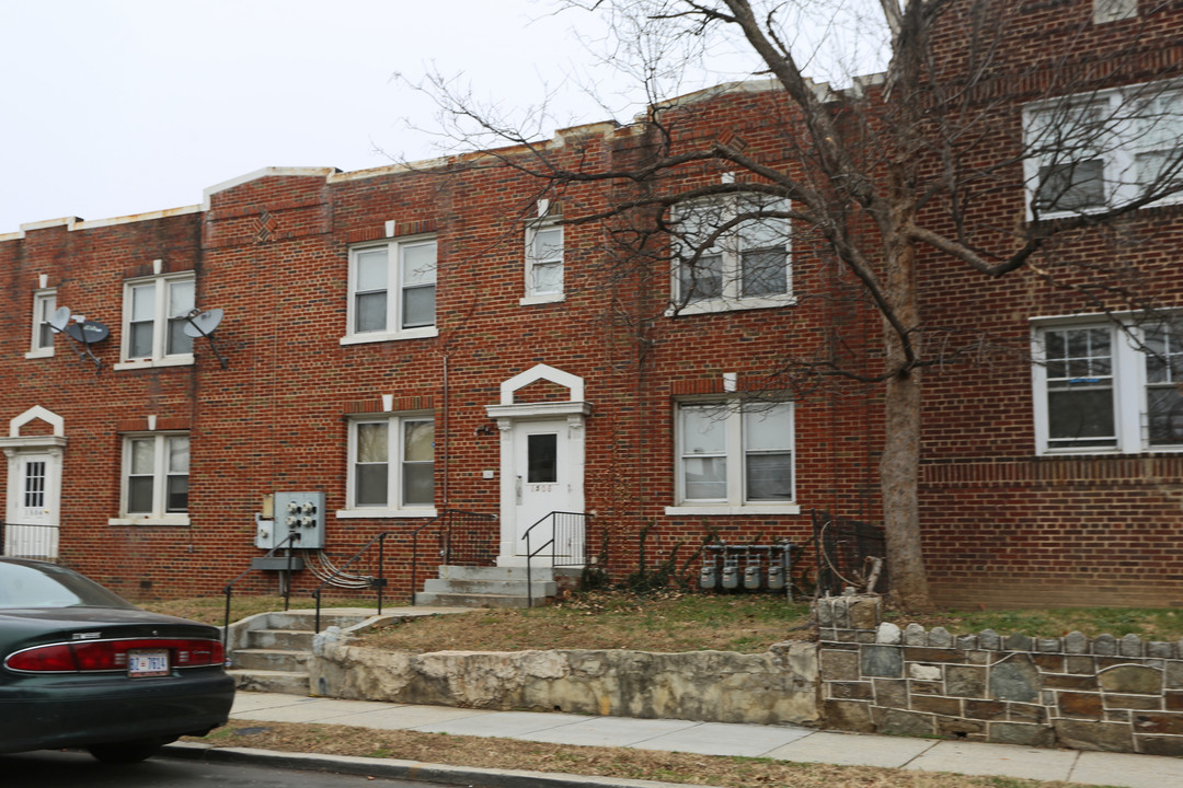 1508 Oates St Ne in Washington, DC - Building Photo