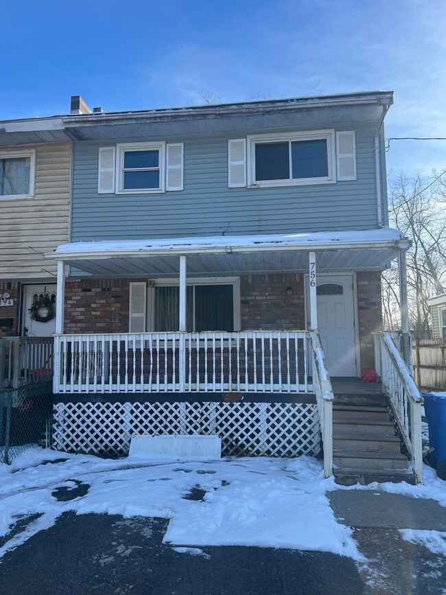 property at 756 S Pearl St