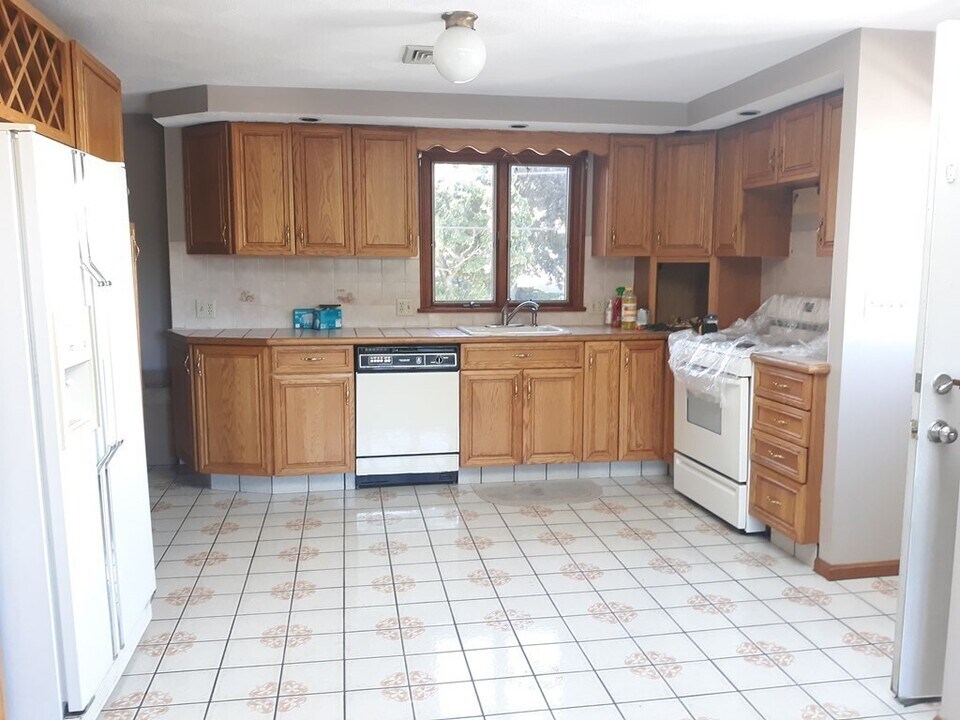 103 Malden St in Revere, MA - Building Photo