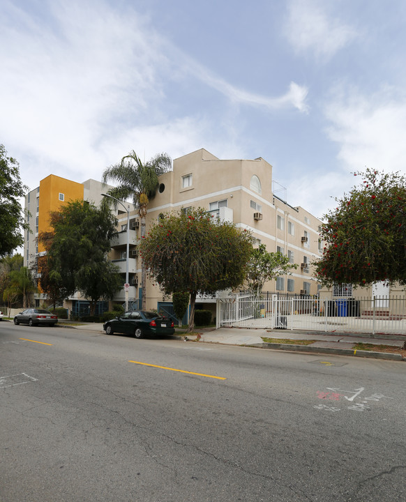 Sun Blind in Los Angeles, CA - Building Photo