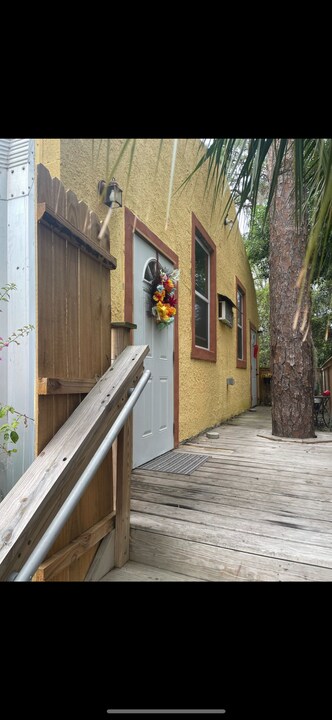 1960 Florida Ave, Unit 1 in Englewood, FL - Foto de edificio