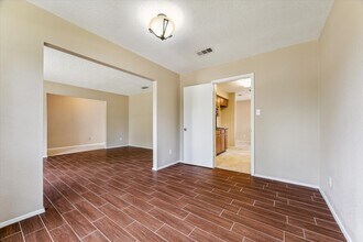 503 Mary Ann Dr in Friendswood, TX - Building Photo - Building Photo