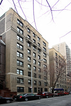 25 W 68th St in New York, NY - Building Photo - Building Photo