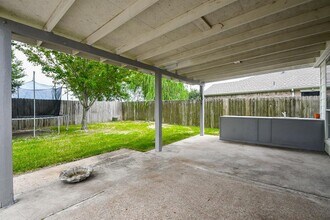 6706 Nicecrest Dr in Richmond, TX - Building Photo - Building Photo