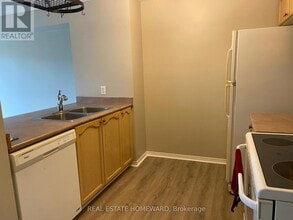 451 Ferndale Dr S in Barrie, ON - Building Photo - Building Photo