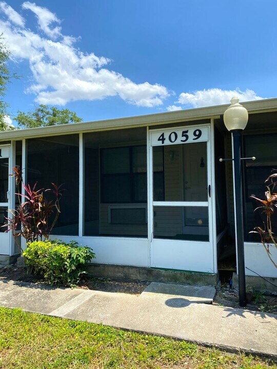 4059 E Michigan St in Orlando, FL - Building Photo