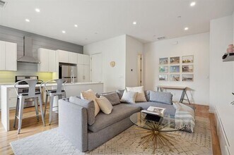 3816 San Jacinto St in Dallas, TX - Building Photo - Building Photo