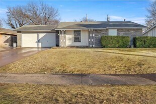 3518 Windsor St in Irving, TX - Building Photo