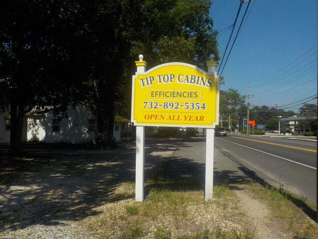 Tip Top Cabins in Brick, NJ - Foto de edificio - Building Photo