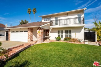 29403 Trailway Ln in Agoura Hills, CA - Foto de edificio - Building Photo