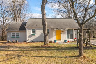 225 Ridgeway Dr in Nashville, TN - Building Photo - Building Photo