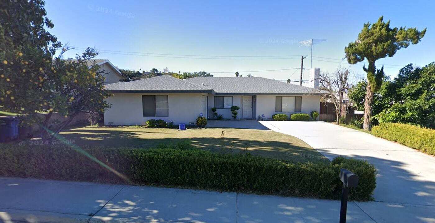 11552 Poplar St in Loma Linda, CA - Building Photo
