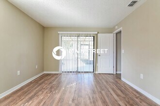 8153 Philatelic Dr in Spring Hill, FL - Building Photo - Building Photo