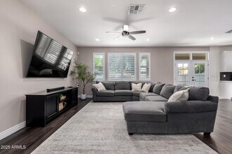2510 E Fawn Dr in Phoenix, AZ - Building Photo - Building Photo