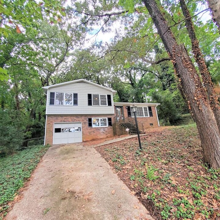 609 Bonnie Dell Dr in Marietta, GA - Building Photo