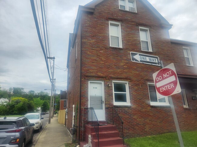 property at 732 Idlewood Ave