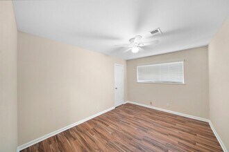 2311 20th Ave N in Texas City, TX - Building Photo - Building Photo