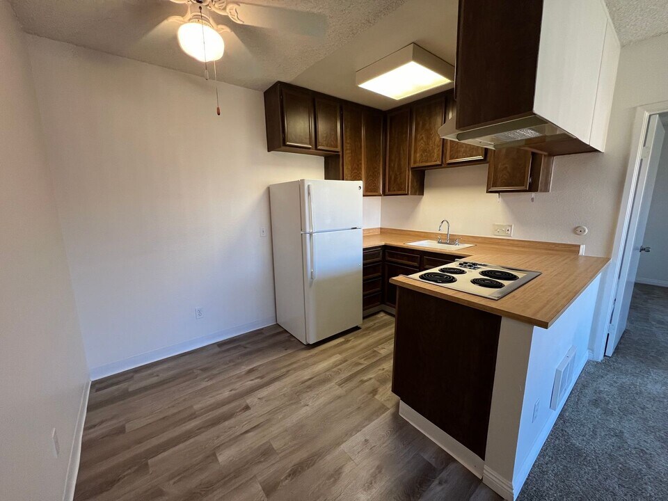 6146 Beadnell Way in San Diego, CA - Building Photo