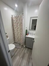 160 W 49th St in Long Beach, CA - Building Photo - Building Photo