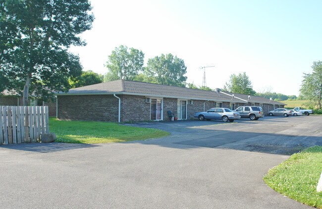 619-723 Beggs Ln in Marengo, IL - Building Photo - Building Photo