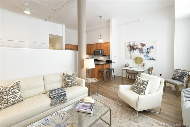 property at 15 Dinah Rd