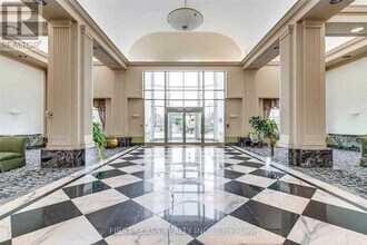 1 Lee Centre Dr in Toronto, ON - Building Photo - Building Photo