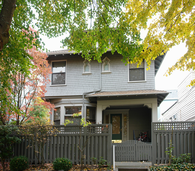 Hunter Trevor Apartments in Seattle, WA - Building Photo - Building Photo