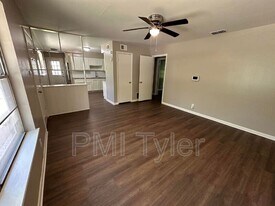 2007 Bradshaw Dr in Tyler, TX - Building Photo