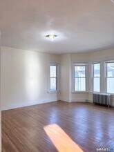 733 Elm St in New Haven, CT - Building Photo - Building Photo