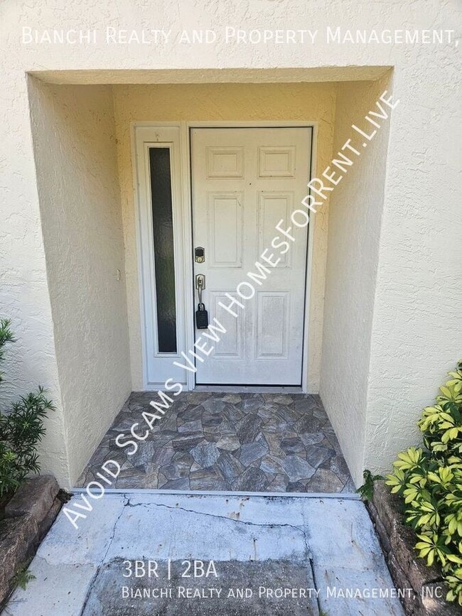 2361 Bentley Dr in Palm Harbor, FL - Building Photo - Building Photo